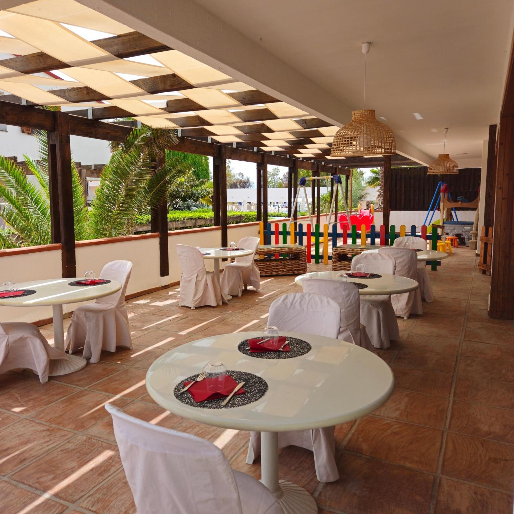 Casa Vacanze Lux By White Aparthotel I Casoni Luaran gambar