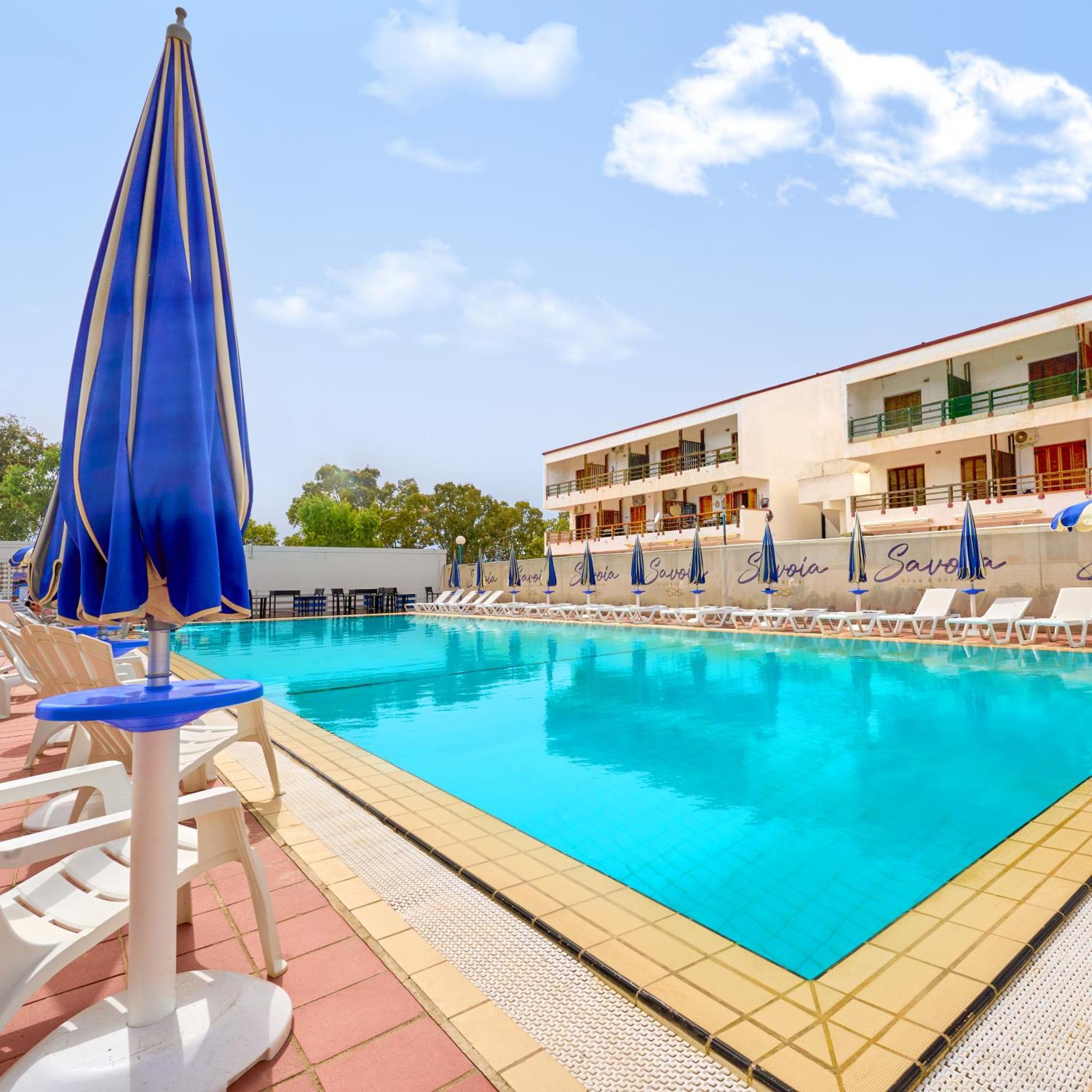 Casa Vacanze Lux By White Aparthotel I Casoni Luaran gambar